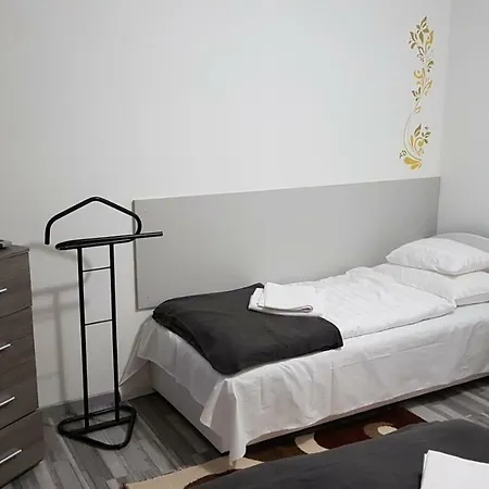 Apartment Aviator Apartman