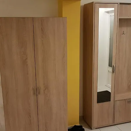 아파트 Aviator Apartman *