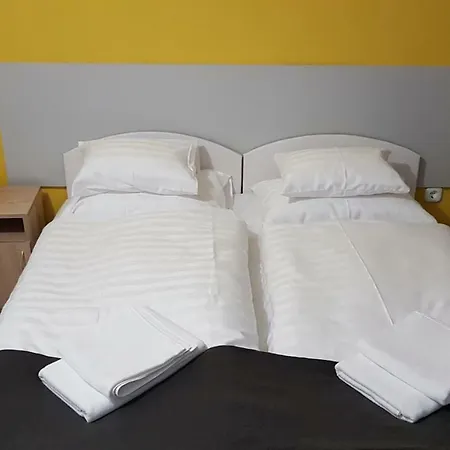 Aviator Apartman Apartment *