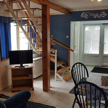 Aviator Apartman *