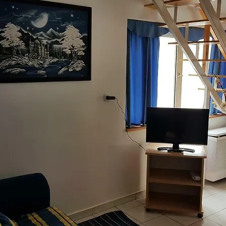 Apartment Aviator Apartman Erlau