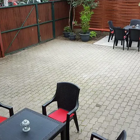 Apartment Aviator Apartman Erlau