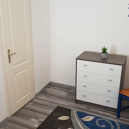Aviator Apartman *